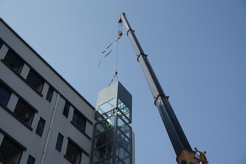 這份新年禮物非同尋常！ ——辛格林工廠總部員工宿舍分段式框架結構電梯安裝中