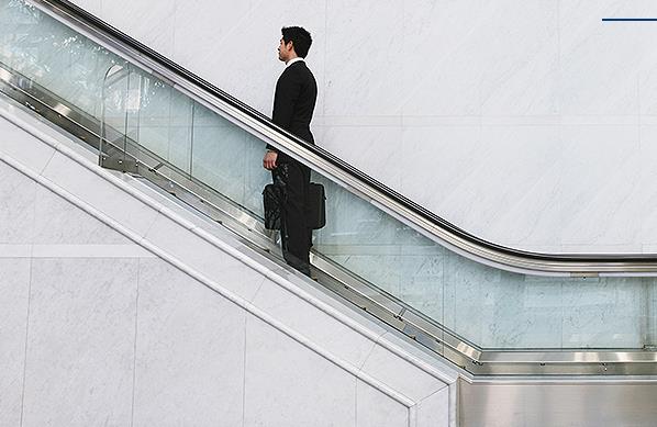 選擇電梯廠家時需要考慮的因素？