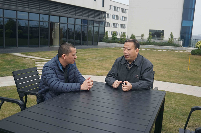 辛格林電梯迎來了全國電梯技術(shù)委員會秘書長陳鳳旺先生的蒞臨考察