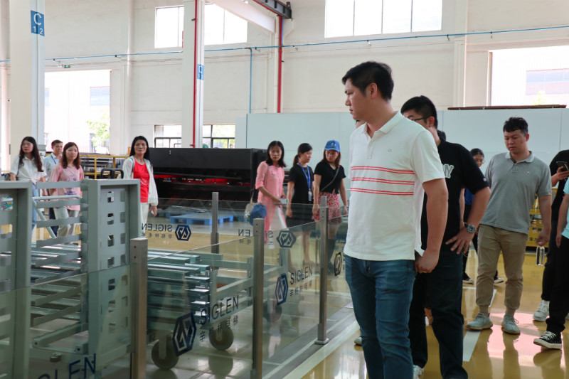 企業家參觀辛格林電梯